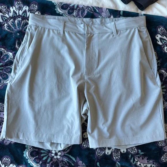 Stylish Fabletics Golf Shorts Trio in Neutral Tones - Picture 4 of 8